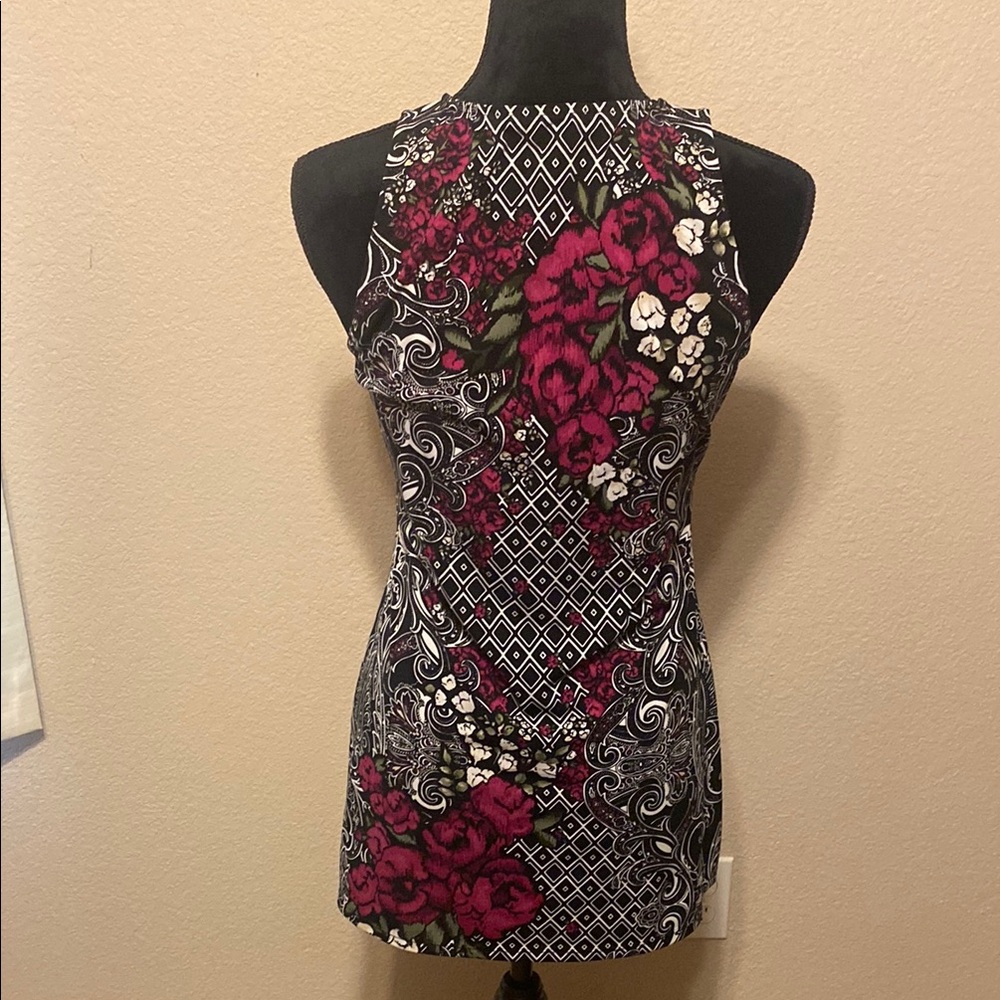 White House Black Market Pink Fitted Cut Out Sleeveless Top - Picture 4 of 7